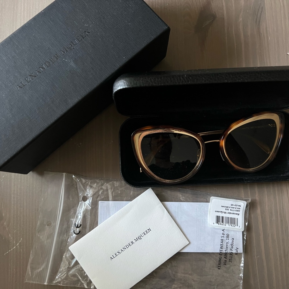 ALEXANDER MCQUEEN Tortoiseshell gold Cateye sunglasses